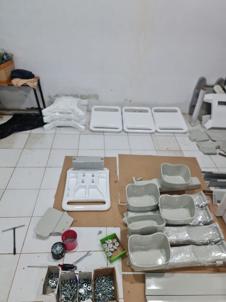 Komponen-komponen Troli laptop sebelum dipacking kardus